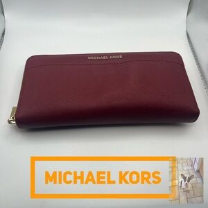 Michael Kors Saffiano Leather Large Zip Multi Compartment Wallet
